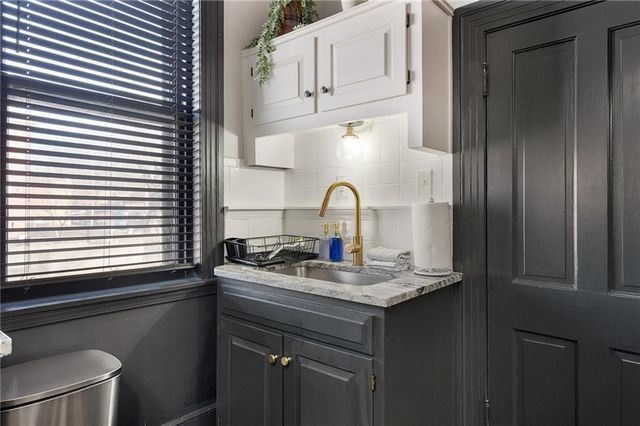 2538 Holmes Street, Kansas City, MO 64108