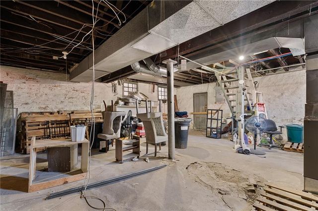 2538 Holmes Street, Kansas City, MO 64108