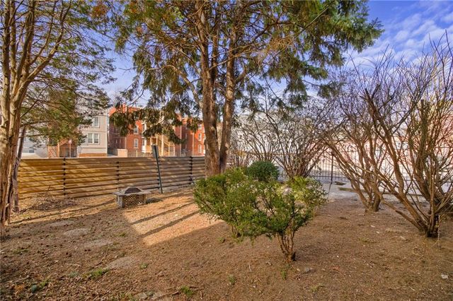 2538 Holmes Street, Kansas City, MO 64108