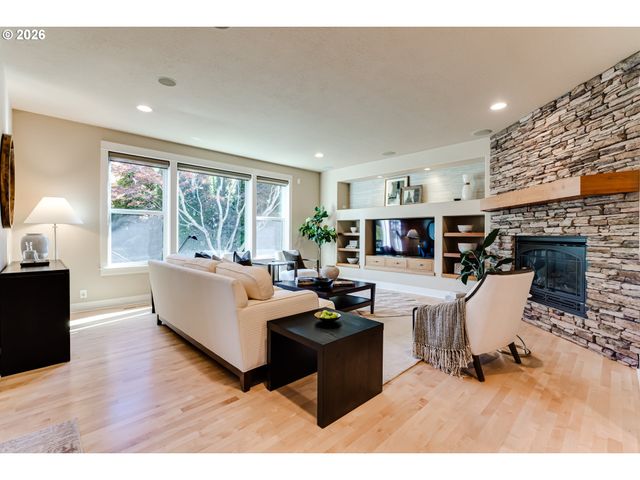 2280 TURNBERRY Ct, Eugene, OR 97401