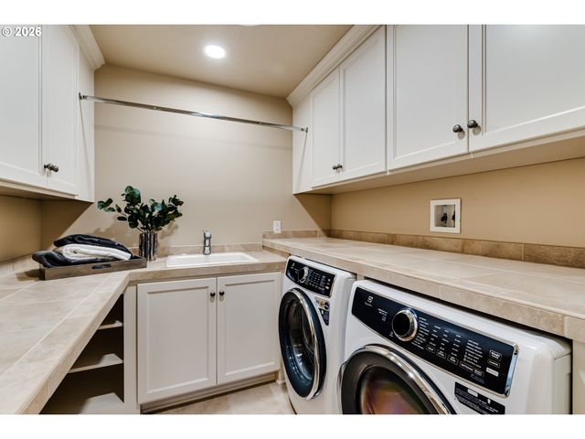 2280 TURNBERRY Ct, Eugene, OR 97401
