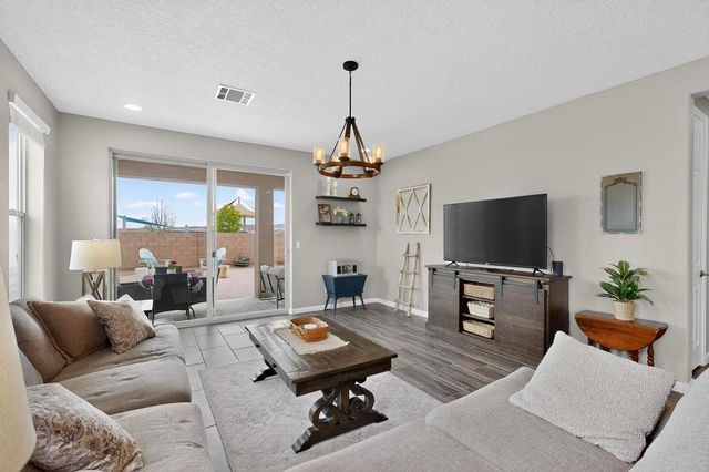 3131 Farragut Street NE, Rio Rancho, NM 87144