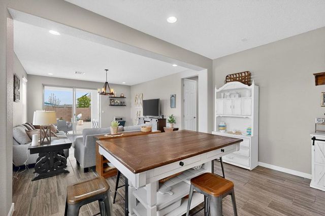 3131 Farragut Street NE, Rio Rancho, NM 87144