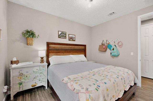 3131 Farragut Street NE, Rio Rancho, NM 87144