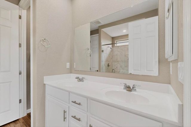 3131 Farragut Street NE, Rio Rancho, NM 87144