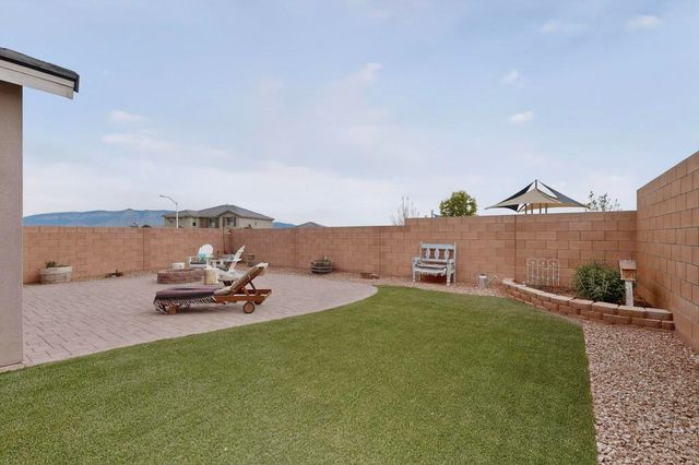 3131 Farragut Street NE, Rio Rancho, NM 87144