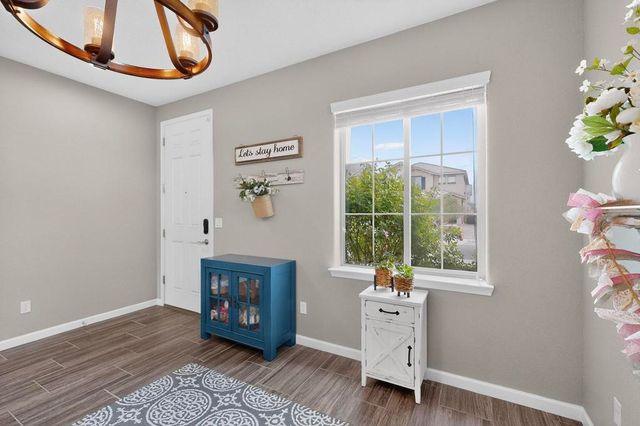3131 Farragut Street NE, Rio Rancho, NM 87144