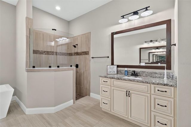 2564 DELPHI WOODS CIRCLE, Lakeland, FL 33812
