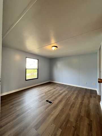 104 Hinkle Hill St, E, Bell Buckle, TN 37020