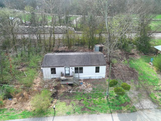 104 Hinkle Hill St, E, Bell Buckle, TN 37020