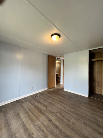 104 Hinkle Hill St, E, Bell Buckle, TN 37020
