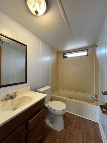 104 Hinkle Hill St, E, Bell Buckle, TN 37020