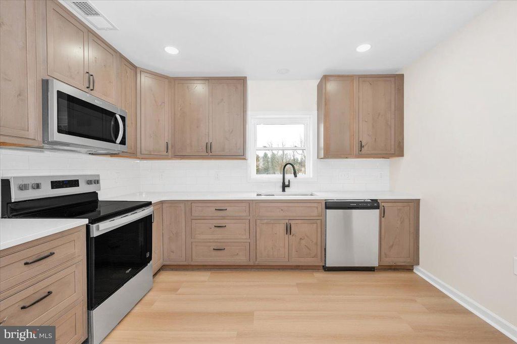 Image 26 of property listing at 9932 KELLY RD, Walkersville, MD 21793