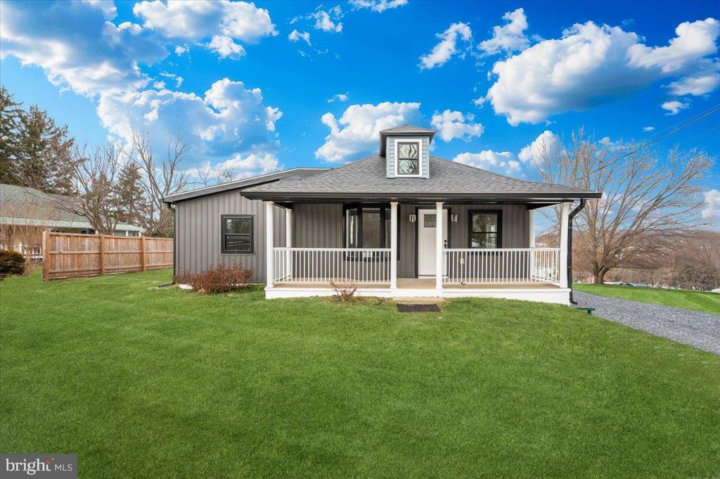 Image 5 of property listing at 9932 KELLY RD, Walkersville, MD 21793
