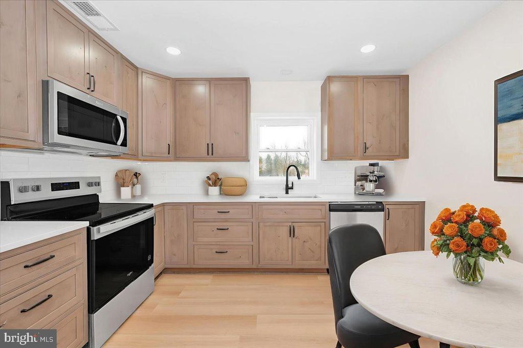 Image 69 of property listing at 9932 KELLY RD, Walkersville, MD 21793