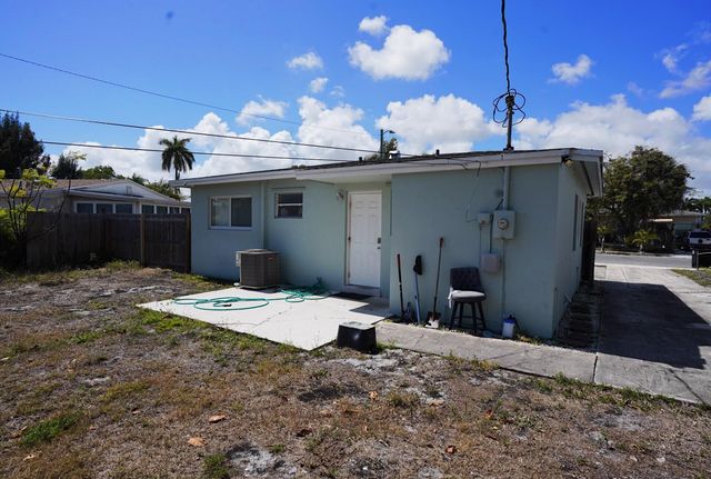 1418 S H Street, Lake Worth Beach, FL 33460