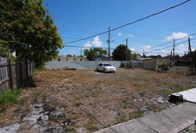 1418 S H Street, Lake Worth Beach, FL 33460