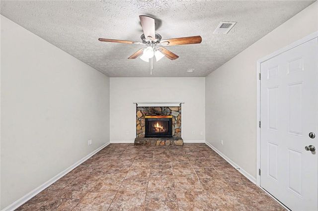 20 Woodside Court, Mcdonough, GA 30253