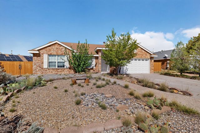 19 Pinon Avenue, Los Lunas, NM 87031