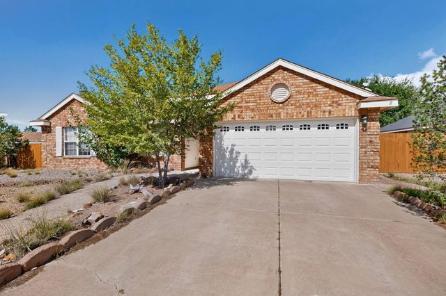 19 Pinon Avenue, Los Lunas, NM 87031