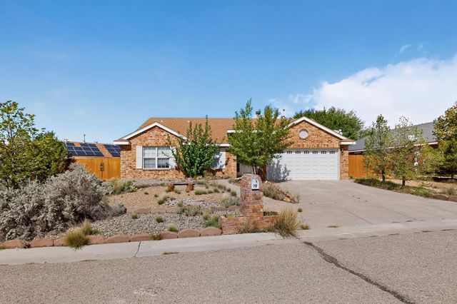 19 Pinon Avenue, Los Lunas, NM 87031