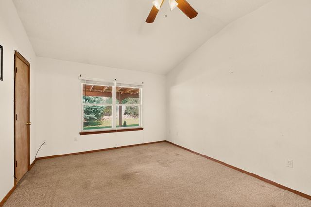 19 Pinon Avenue, Los Lunas, NM 87031