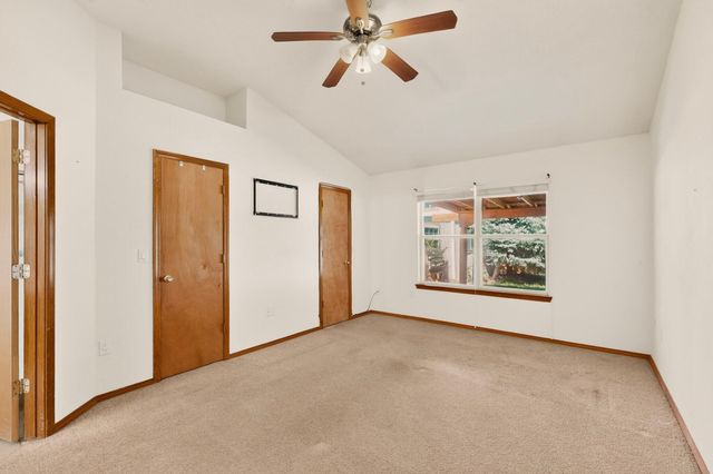 19 Pinon Avenue, Los Lunas, NM 87031