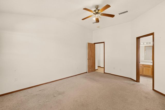 19 Pinon Avenue, Los Lunas, NM 87031