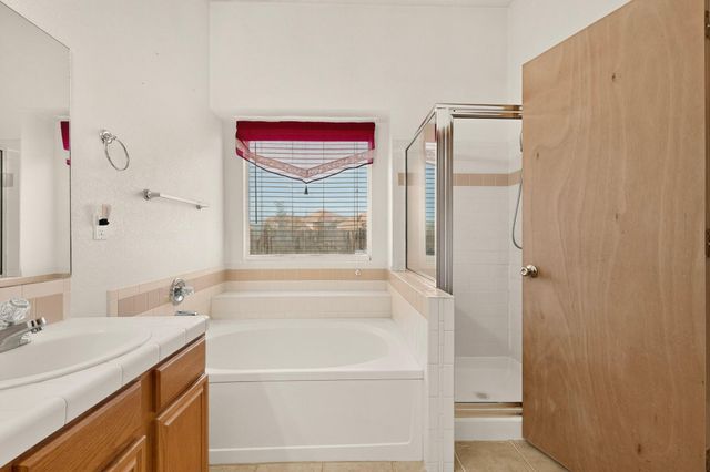 19 Pinon Avenue, Los Lunas, NM 87031