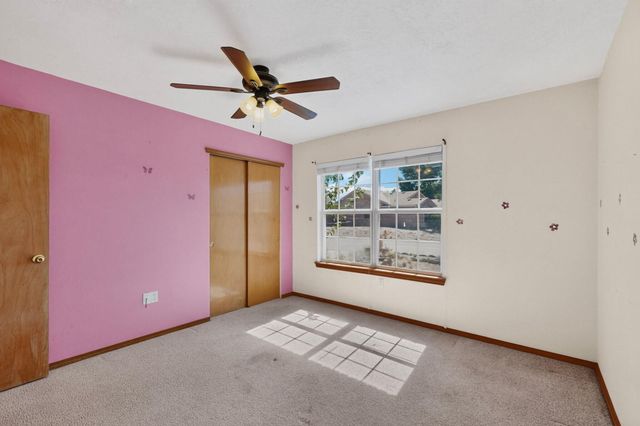 19 Pinon Avenue, Los Lunas, NM 87031