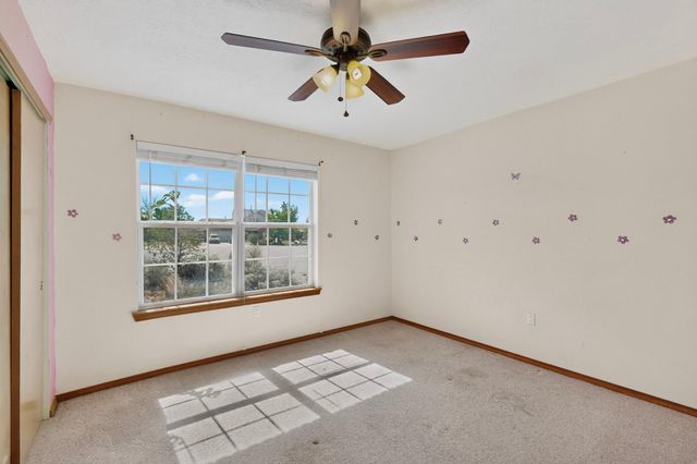 19 Pinon Avenue, Los Lunas, NM 87031