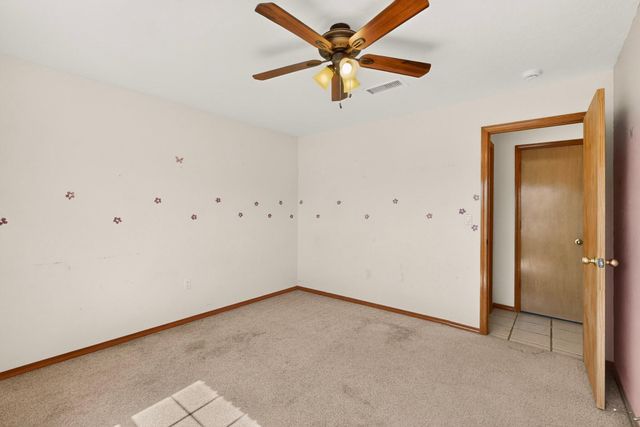 19 Pinon Avenue, Los Lunas, NM 87031