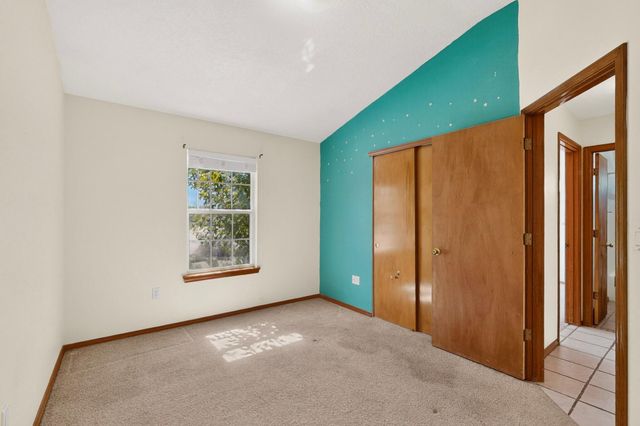 19 Pinon Avenue, Los Lunas, NM 87031