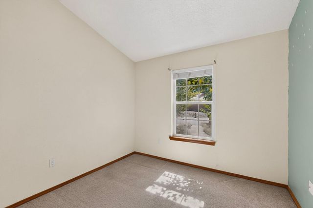 19 Pinon Avenue, Los Lunas, NM 87031