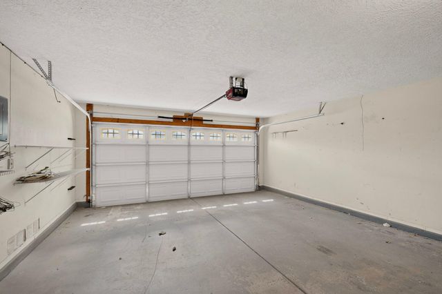19 Pinon Avenue, Los Lunas, NM 87031