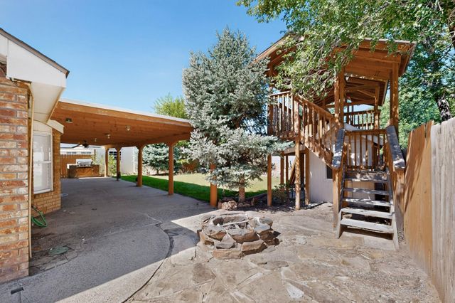 19 Pinon Avenue, Los Lunas, NM 87031