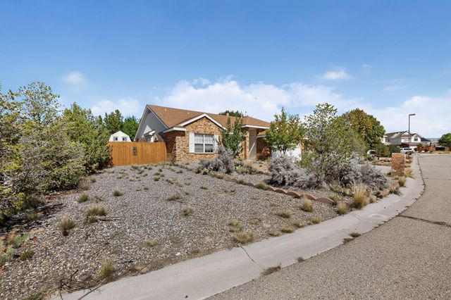 19 Pinon Avenue, Los Lunas, NM 87031