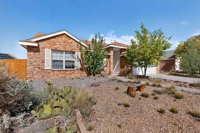 19 Pinon Avenue, Los Lunas, NM 87031
