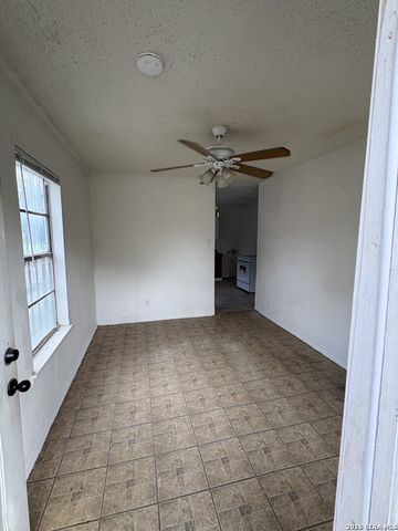 2513 Quintana, San Antonio, TX 78211