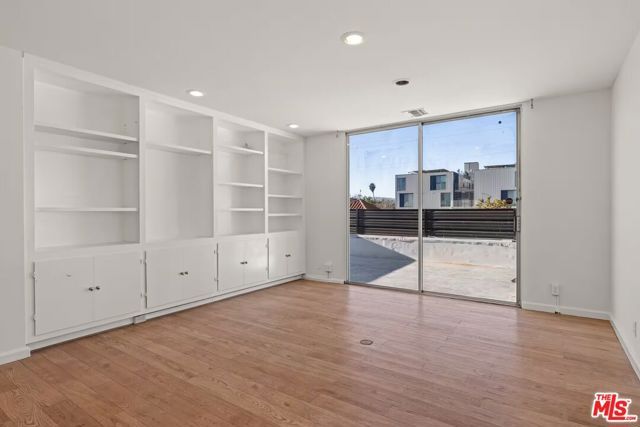 2951 Lincoln Boulevard, Santa Monica, CA 90405