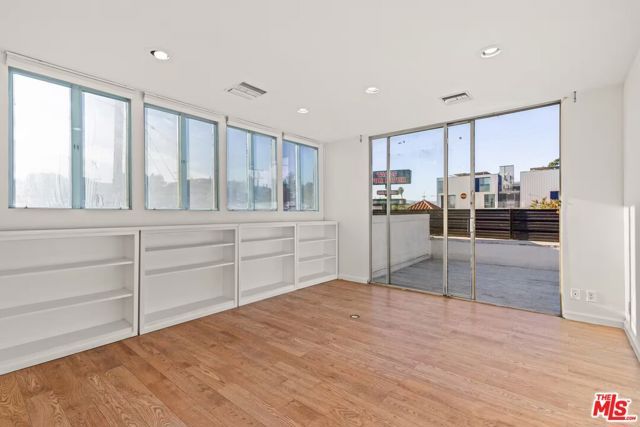 2951 Lincoln Boulevard, Santa Monica, CA 90405