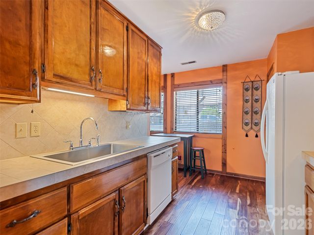 37 George Circle, Maggie Valley, NC 28751