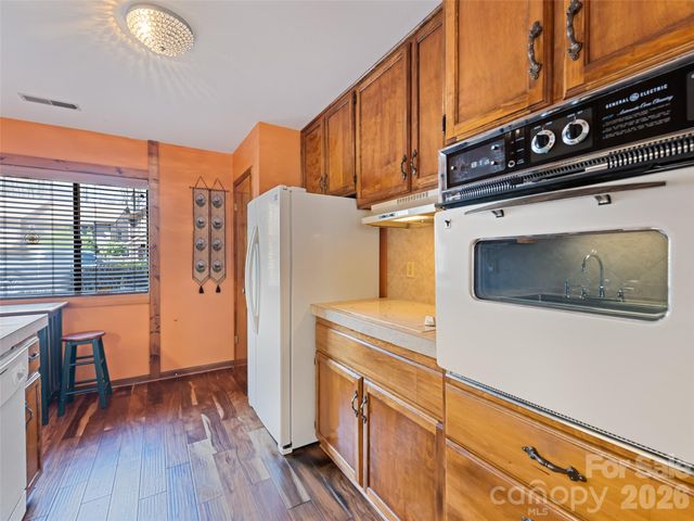 37 George Circle, Maggie Valley, NC 28751