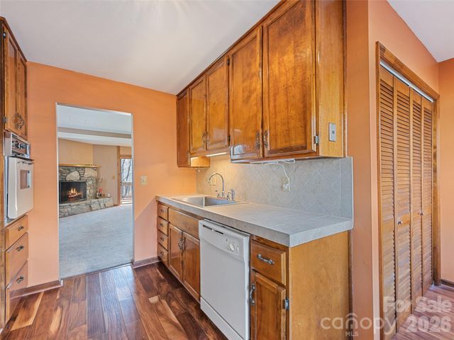 37 George Circle, Maggie Valley, NC 28751
