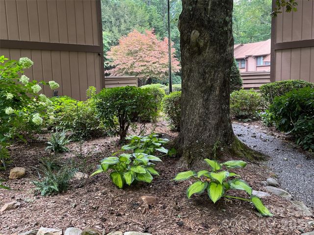 37 George Circle, Maggie Valley, NC 28751