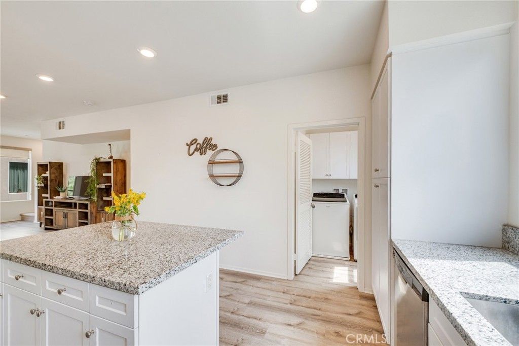 17614 Garden House, Bellflower, CA 90706 — photo 5