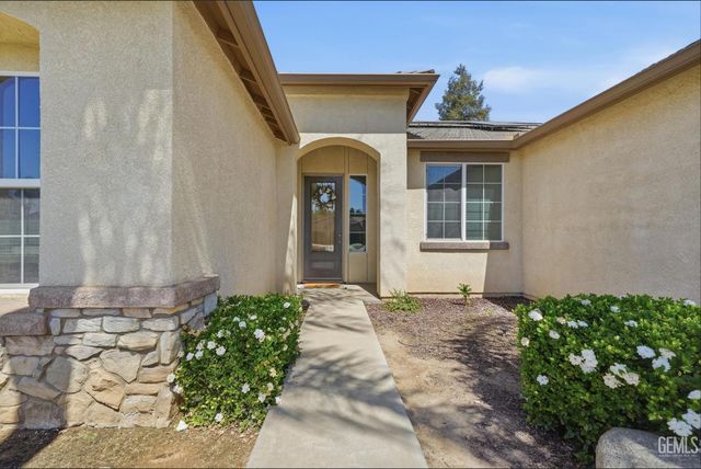 7214 Sleepy Lagoon Drive, Bakersfield, CA 93312