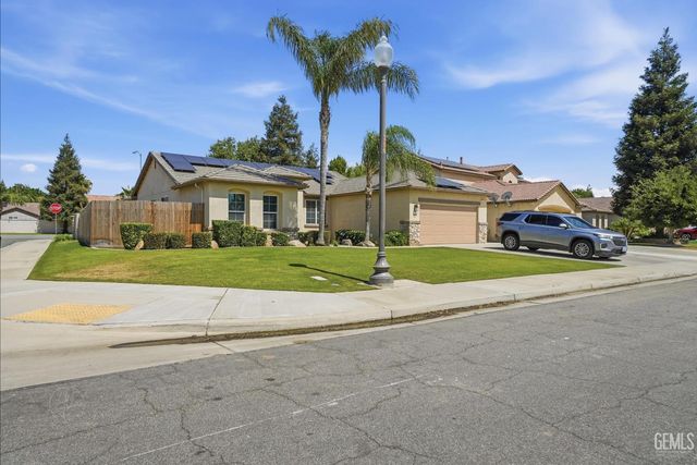 7214 Sleepy Lagoon Drive, Bakersfield, CA 93312