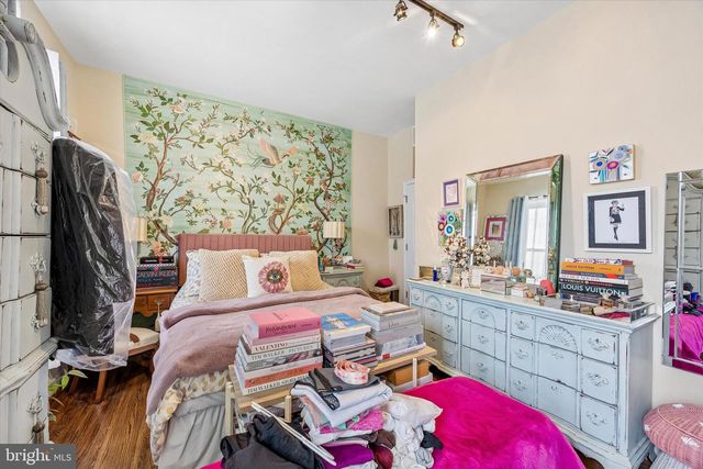 1909 S BROAD ST, Philadelphia, PA 19148