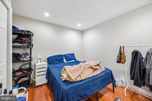 1909 S BROAD ST, Philadelphia, PA 19148